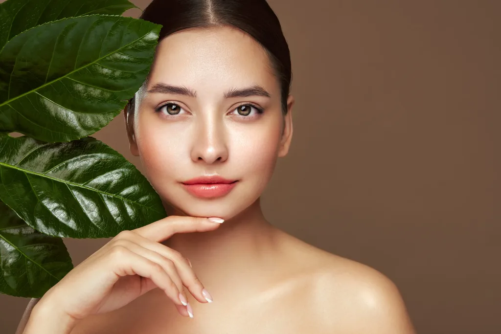 SOLA&Eacute; aesthetic facial treatment