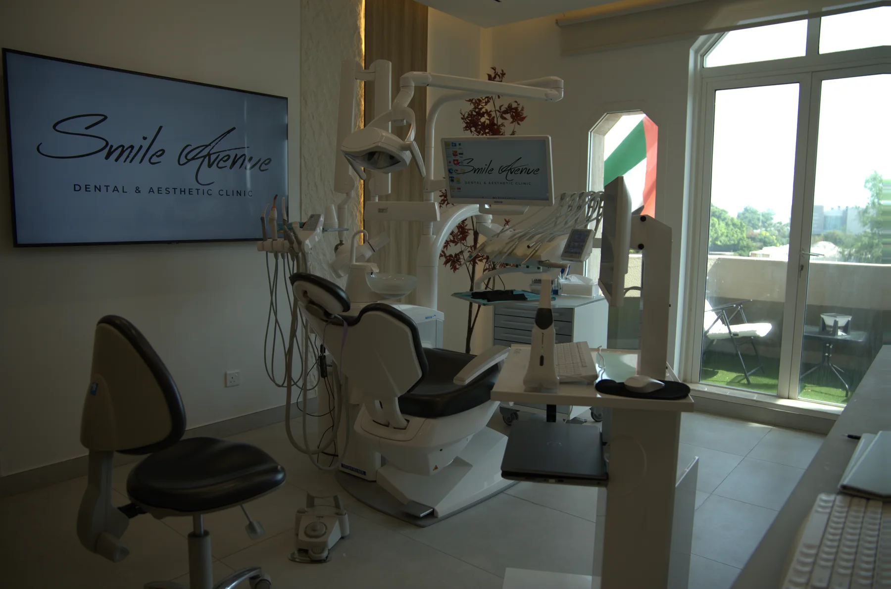 Smile Avenue dental treatment room with advanced clinical equipment